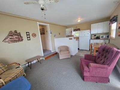 8356 East Bay Highway — photo 7