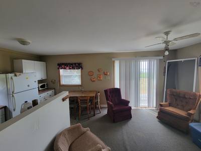 8356 East Bay Highway — photo 8