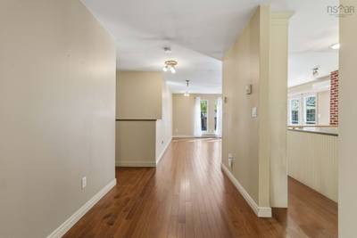 886 Woodstock Road — photo 4