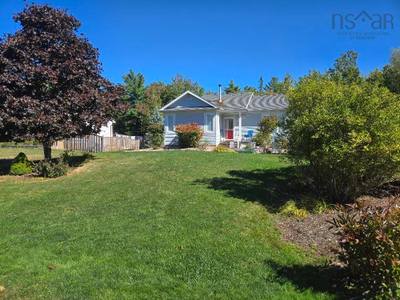 40 Silverwood Dr. — photo 2