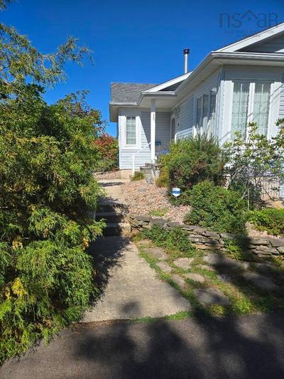 40 Silverwood Dr. — photo 4
