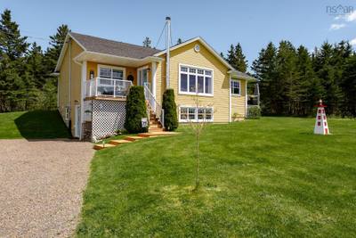 45 Amys Drive — photo 2