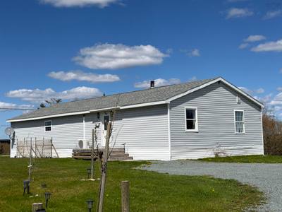 101 Scrivens Road — photo 2