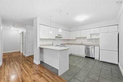 512 Parkland Drive #102 — photo 5