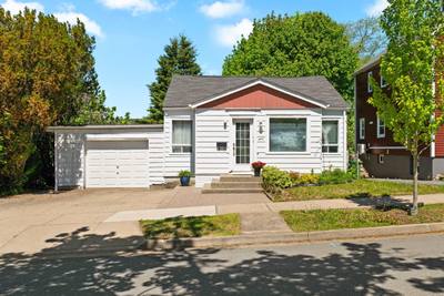 6477 Roslyn Road — photo 3