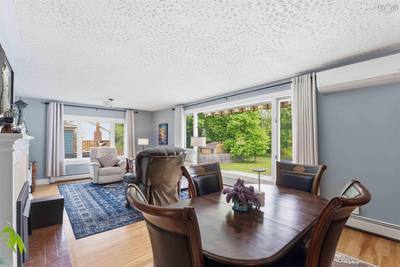 10 Connaught Ave — photo 4