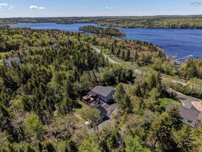 723 Mccabe Lake Drive — photo 2