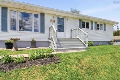 512 Windsor Junction Road — photo 5