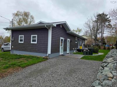 44 Beaumont Avenue — photo 2