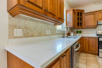 15 Kingsbury Way — photo 8