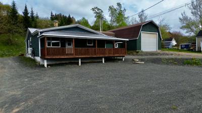 1011 East Margaree Road — photo 2