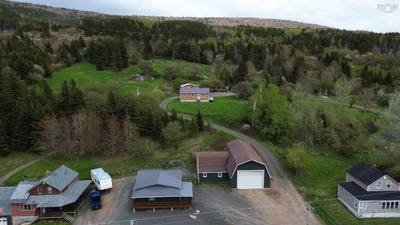 1011 East Margaree Road — photo 5