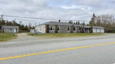 16989 Highway 7 — photo 3
