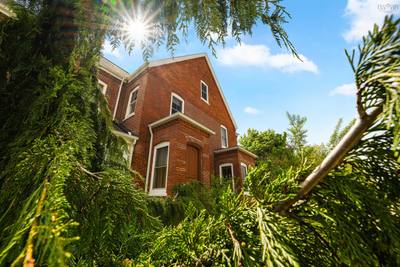 32 Washington Street — photo 4