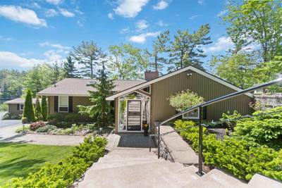 1077 Shore Drive — photo 3