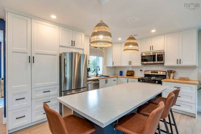 8 Alexander Avenue — photo 4