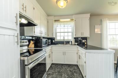 1331 Main Shore Road — photo 4