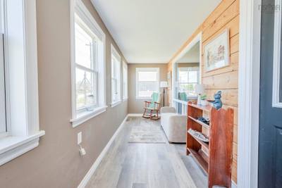170 Oak Street — photo 3