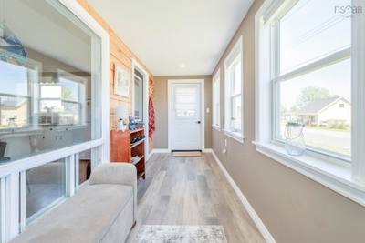 170 Oak Street — photo 4