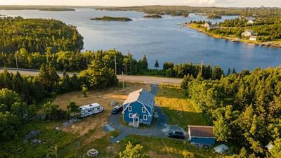 2351 Ostrea Lake Road — photo 3