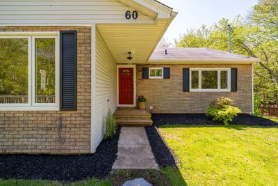 60 Saskatoon Drive — photo 2