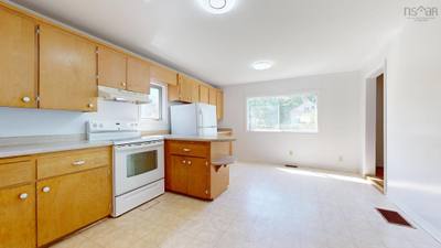 83 Jubilee Road — photo 4