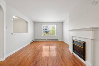 64 Whitehall Crescent — photo 5