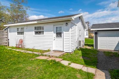 102 North Foord Street — photo 4