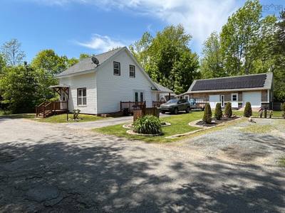 22 Forest Street — photo 3