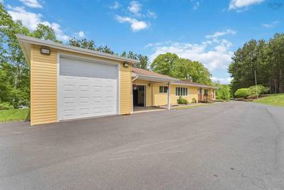34 Palmer Lake Drive — photo 2