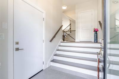 40 Talus Avenue — photo 3