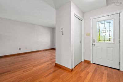 53 Silver Maple Drive — photo 2