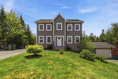 159 Summit Crescent — photo 2