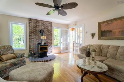 10 Riverfront Court — photo 4