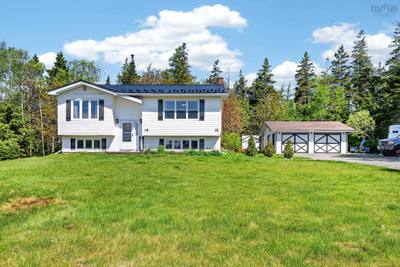18 Gordon Whitney Drive — photo 4