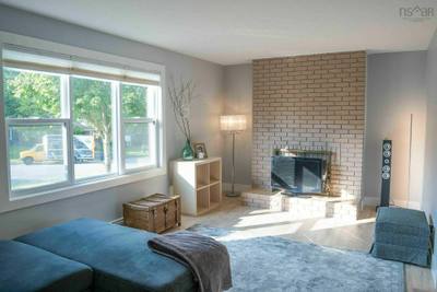 36 Simcoe Place — photo 2