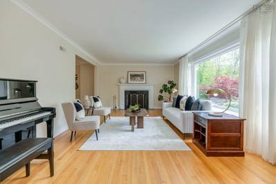 985 Beaufort Avenue — photo 3