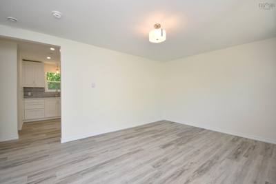 29 Joyce Avenue — photo 4