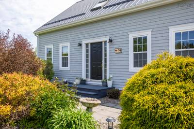 19 Sandy Cove Lane — photo 2