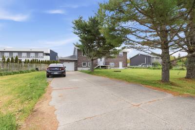 4 Club Road — photo 2