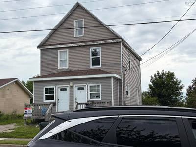 1491 Victoria Road — photo 2