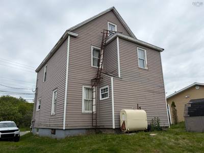 1491 Victoria Road — photo 6