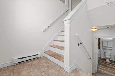 252 Melrose Cres — photo 3