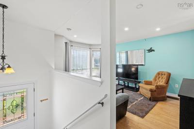 252 Melrose Cres — photo 4