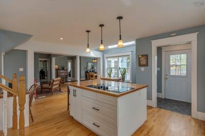 145 Commercial Street — photo 5