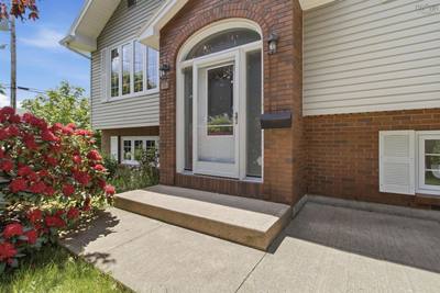 108 Stratford Drive — photo 3