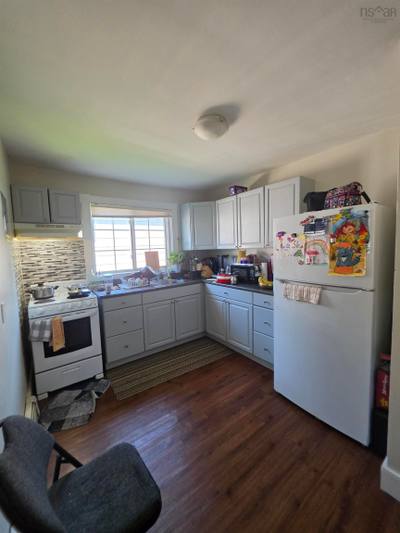 181 Evans Avenue — photo 5