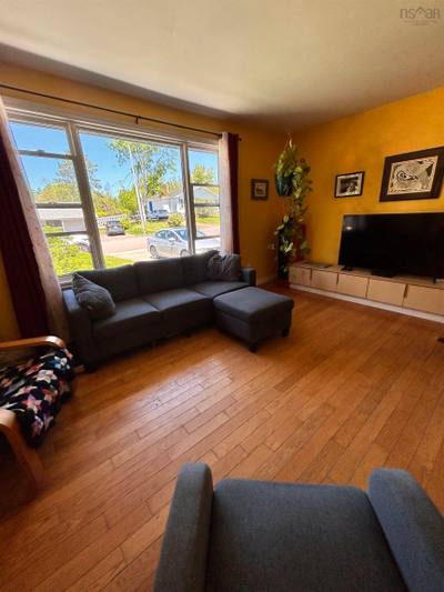 18 Oak Crescent — photo 7