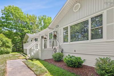 4830 St Margarets Bay Road — photo 4