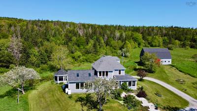 450 Hillsdale Road — photo 2